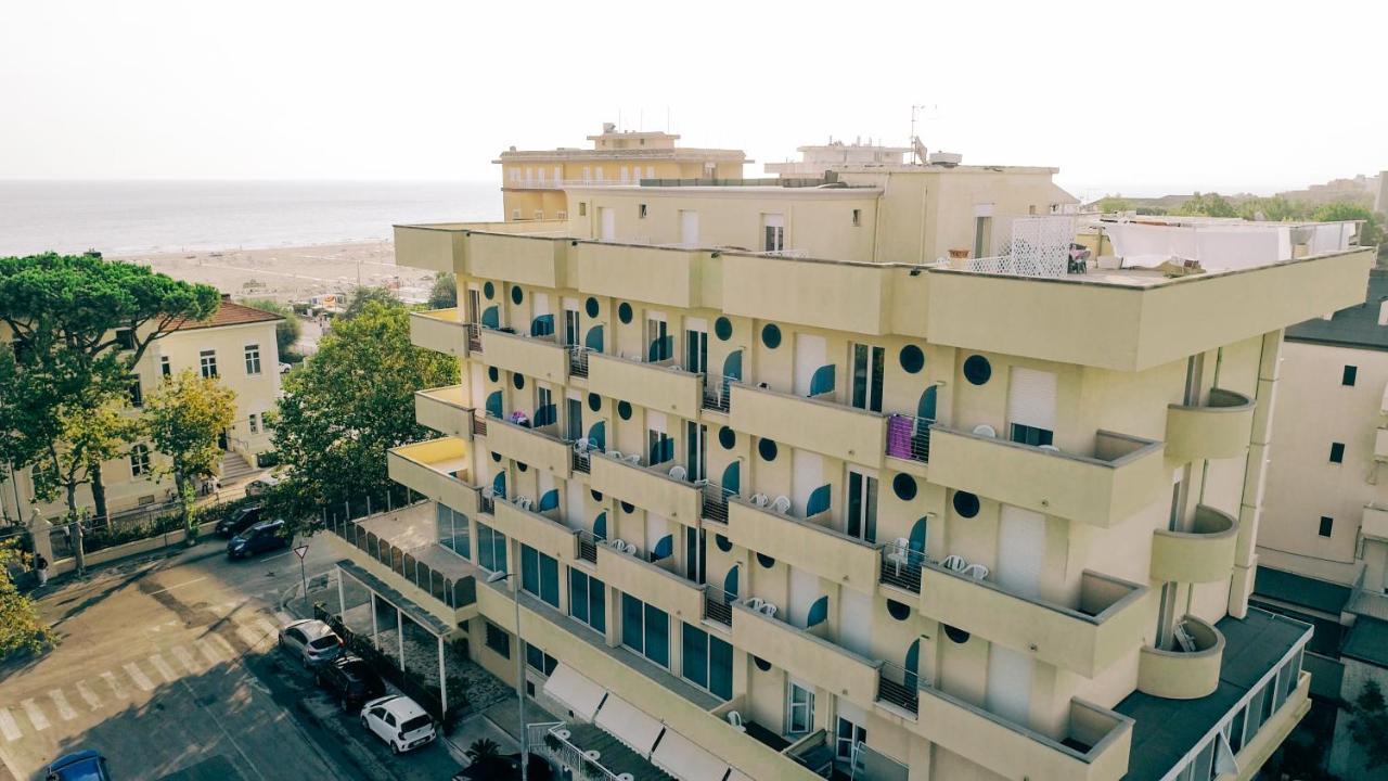 Hotel Beverly Rimini Exterior foto