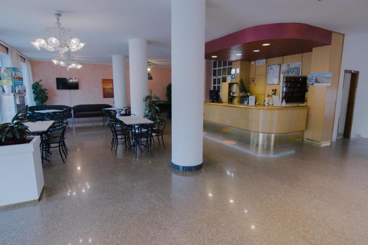 Hotel Beverly Rimini Exterior foto