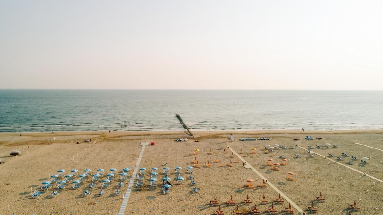 Hotel Beverly Rimini Exterior foto