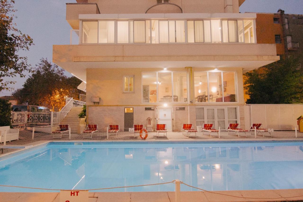 Hotel Beverly Rimini Exterior foto