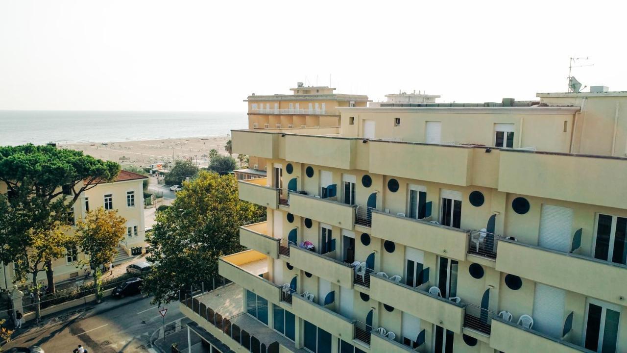 Hotel Beverly Rimini Exterior foto