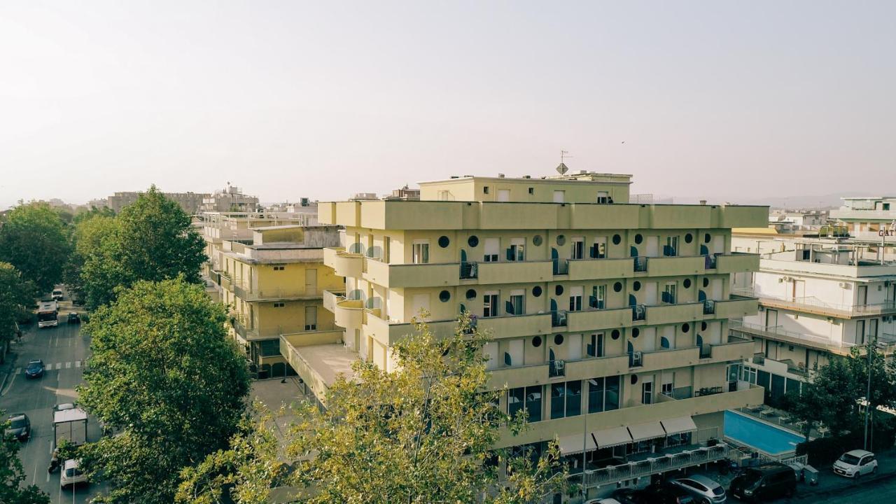 Hotel Beverly Rimini Exterior foto